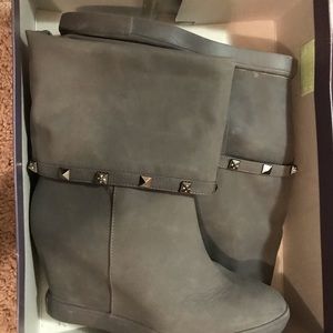 Jennifer Lopez gray wedge boots